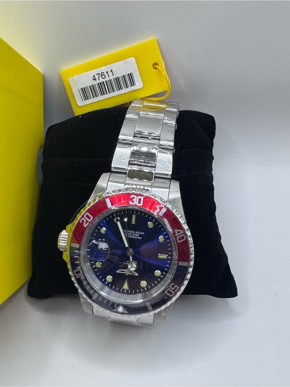 47611- Invicta Pro Diver Men's 40mm Blue Dial Red/Blue Bezel Quartz 200m w Box